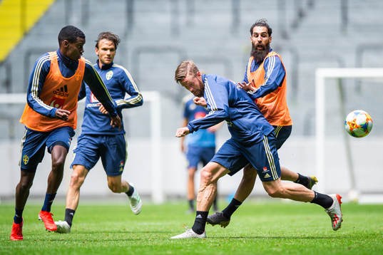 Alexander Isak, Pontus Jansson and Jimmy Durmaz of the