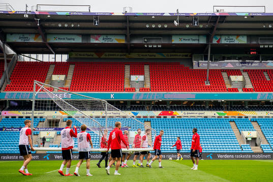 Martin Ødegaard and his teammates of Norway