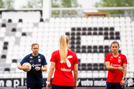 Martin Sjögren, head coach of Norway, and Emilie Bosshard