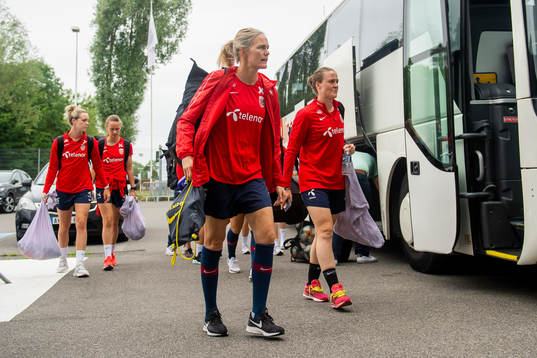 Goalkeeper Ingrid Hjelmseth and Isabell Lehn Herlovsen of