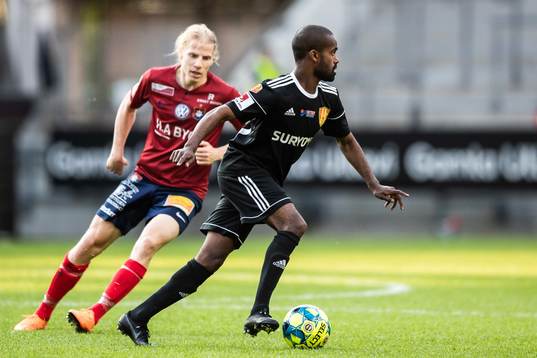 Örgrytes Gustav Ludwigson och Syrianskas Ammar Ahmed