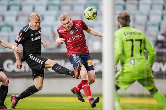 Örgrytes David Engström och Syrianskas Martin Falkeborn