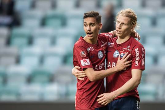 Örgrytes Fredrik Zanjanchi jublar med Gustav Ludwigson