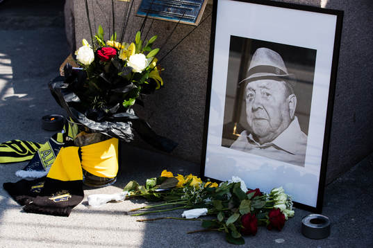 Minneslund för Lennart Johansson anordnad av AIK Fotboll