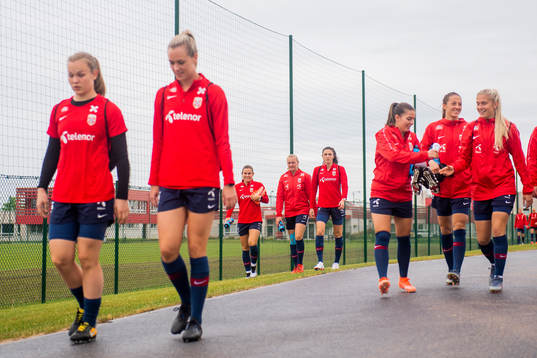 Goalkeeper Oda Maria Hove Bogstad, Stine Hovland, Emilie