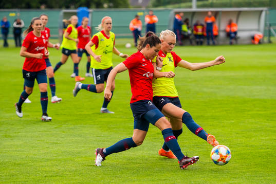 Ingrid Moe Wold and Karina Sævik of Norway