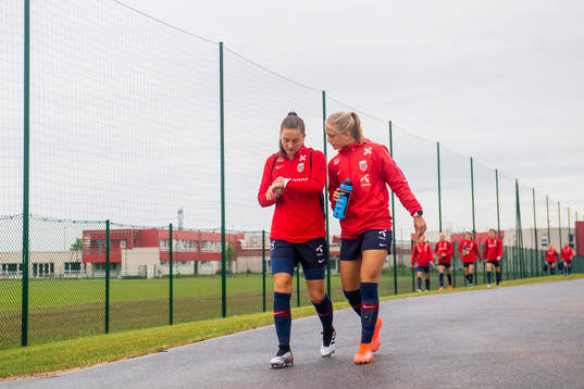 Vilde Bøe Risa and Amalie Vevle Eikeland of Norway