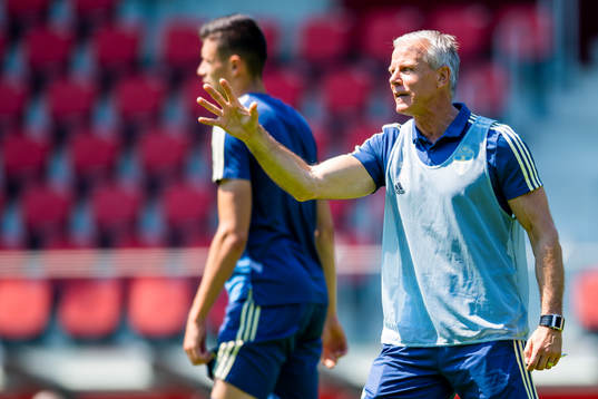 Roland Nilsson, head coach