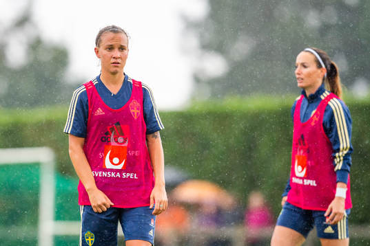 Julia Zigiotti Olme and Kosovare Asllani of Swedish