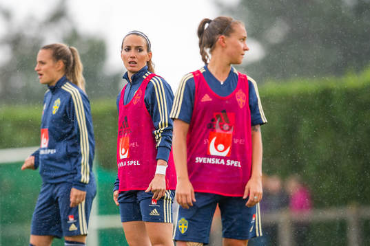 Nathalie Björn, Julia Zigiotti Olme and Kosovare Asllani