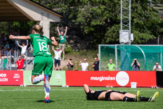 Hammarbys Hanna Lundkvist jublar