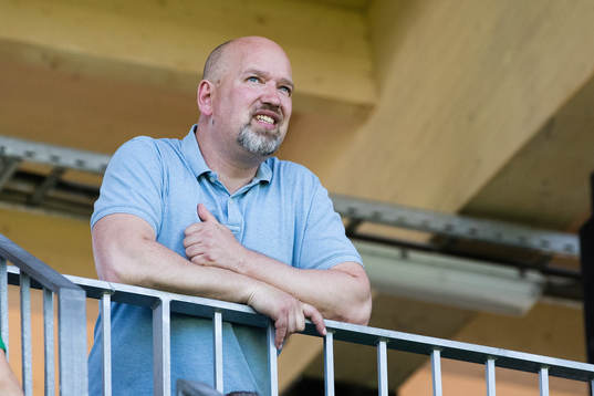 Hammarby Fotbolls vd Henrik Kindlund på läktaren