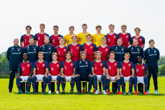 Players and coaching staff of the Norwegian under-19