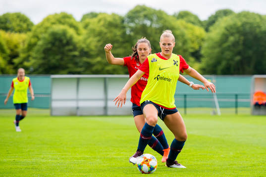 Vilde Bøe Risa and Lisa-Marie Karlseng Utland of Norway