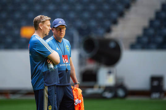 Assistant coach Peter Wettergren and head coach Janne