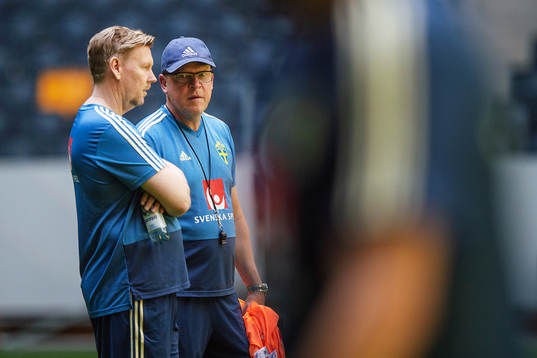 Assistant coach Peter Wettergren and head coach Janne