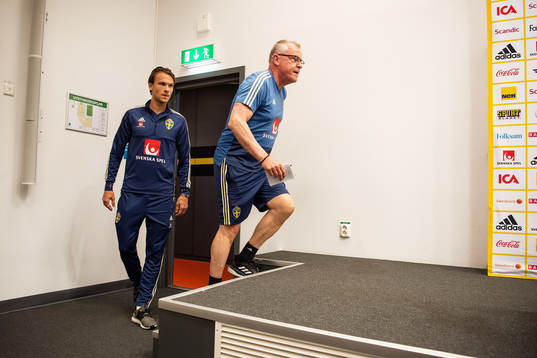 Albin Ekdal and head coach Janne Andersson of the Swedish
