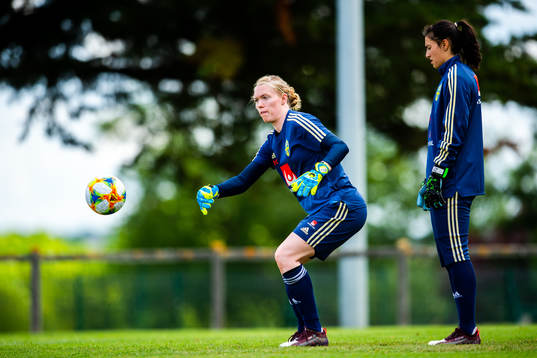 Goalkeepers Hedvig Lindahl and Zecira Musovic of Swedish