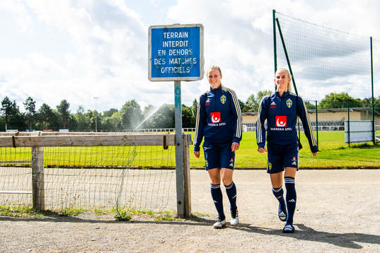 Amanda Ilestedt and Sofia Jakobsson of Swedish national