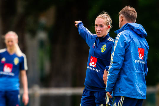 Julia Roddar and Peter Gerhardsson, Head coach of Swedish