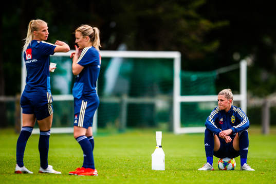 Sofia Jakobsson, Mimmi Larsson and Olivia Schough of