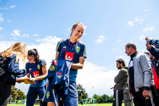 Goalkeeper Zecira Musovic and Amanda Ilestedt  of Swedish