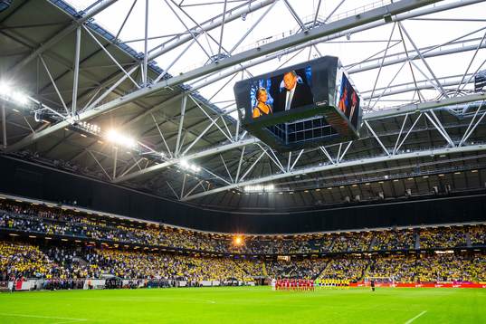 A silent minute to honor former UEFA president Lennart