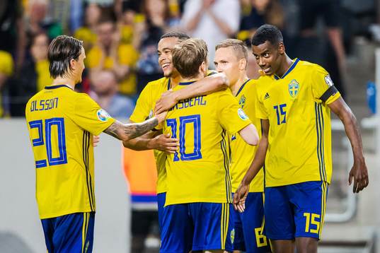 Alexander Isak celebrate with Kristoffer Olsson and Emil