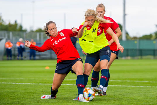 Guro Reiten and Emilie Nautnes of Norway