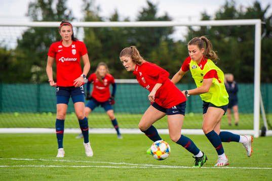 Ingrid Syrstad Engen, Maren Nævdal Mjelde and Emilie