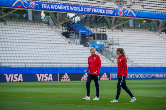 Goalkeeper Ingrid Hjelmseth and goalkeeper Cecilie