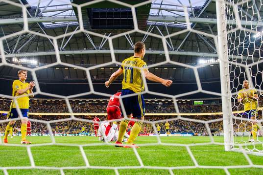 Viktor Claesson celebrate with Emil Forsberg and Robin