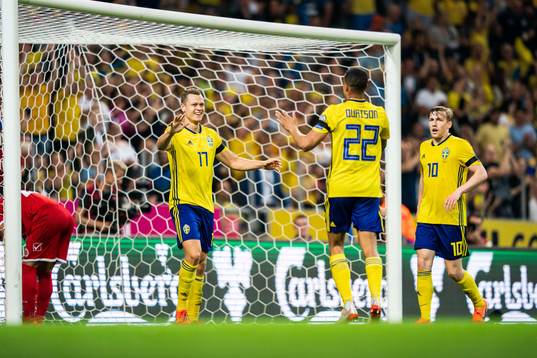 Viktor Claesson celebrate with Robin Quaison and Emil