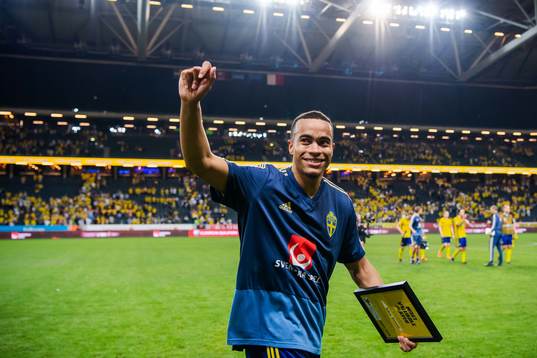 Robin Quaison of Sweden celebrates