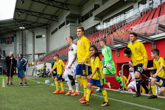 Mattias Svanberg of Sweden and Brik Risa of Norway