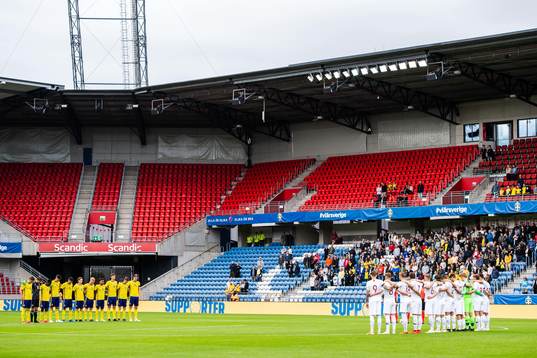 Players of Sweden and of Norway
