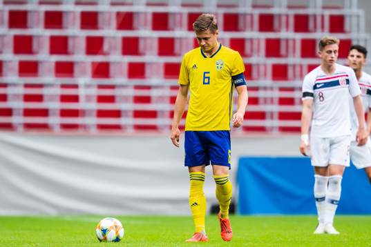 Mattias Svanberg of Sweden looks dejected