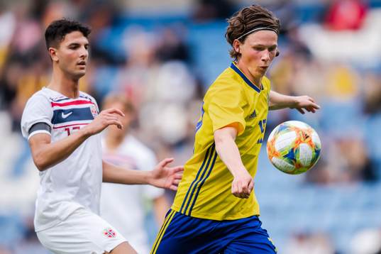 Rafik Zekhnini of Norway and Max Svensson of Sweden