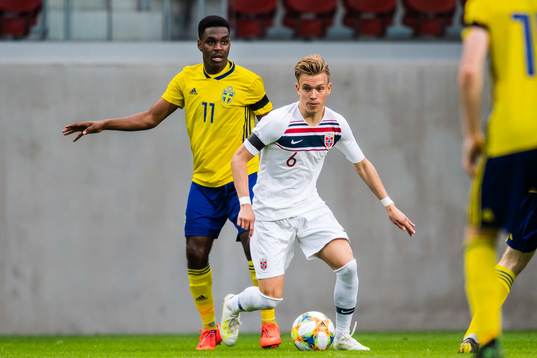 Martin Tangen Vinjor of Norway and Joel Asoro of Sweden