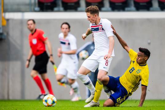 Simen Bolkan Nordli of Norway and Bilal Hussein of Sweden
