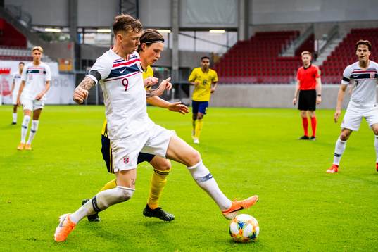 Max Svensson of Sweden and Brik Risa of Norway