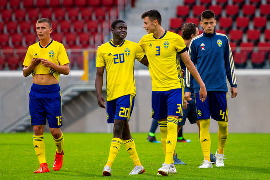Benjamin Mbunga Kimpioka of Sweden and Anel Ahmedhodzic of