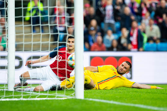 Tarik Elyounoussi of Norway scores the 1-0 goal