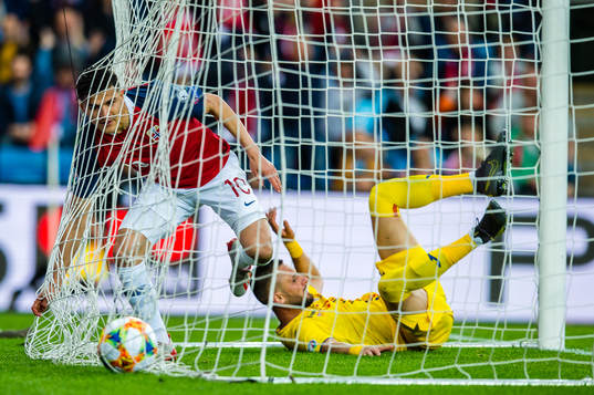 Tarik Elyounoussi of Norway scores the 1-0 goal