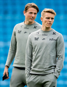 Sander Berge and Martin Ødegaard of Norway