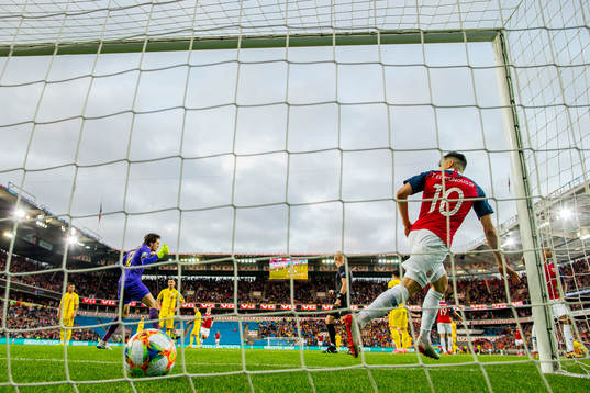 Tarik Elyounoussi of Norway celebrates