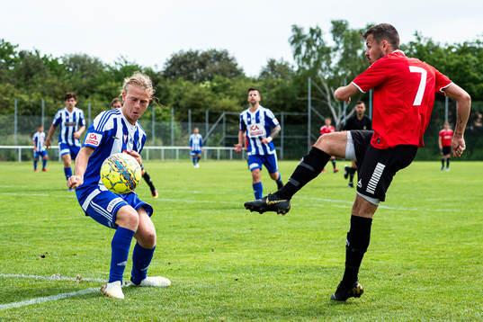 Limhamn Bunkeflos Sebastian Rask skjuter