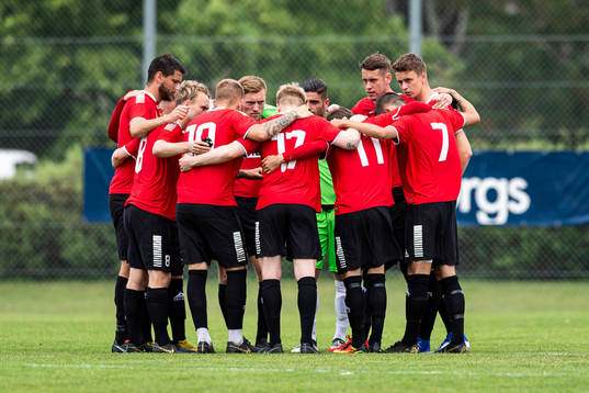 Limhamn Bunkeflos spelare samlas