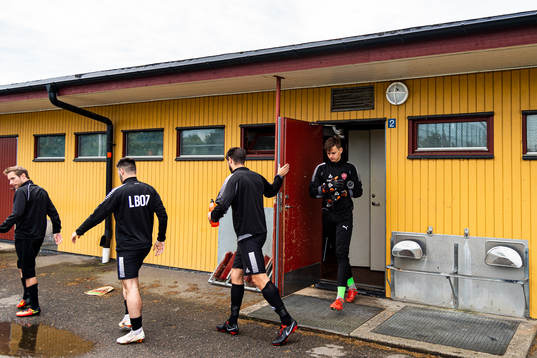 Limhamn Bunkeflos spelare går ut ur omklädningsrummet