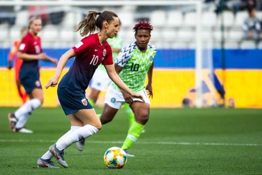 Caroline Graham Hansen of Norway and Rita Chikwelu of